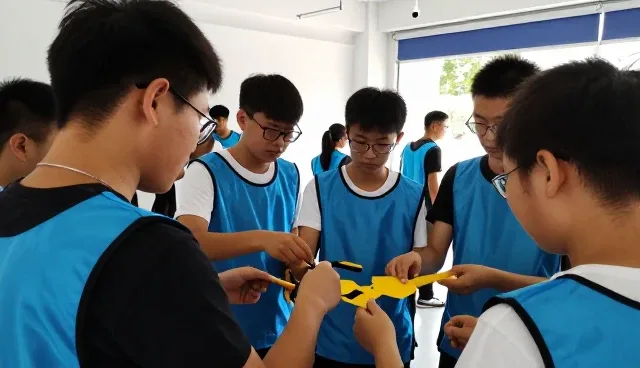 教学效果优化：课程研发中的性能与适用条件分析